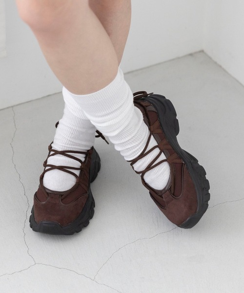 menue（メヌエ）の「レースアップ 厚底 バレエスニーカー（スニーカー・レディース・ブラック/ブラウン/ダークグレー/シルバー・S/M/L/LL）」の15枚目の写真