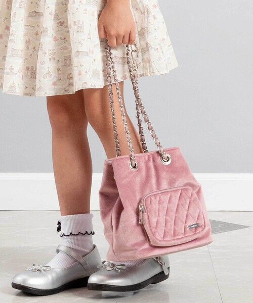 BeBe（ベベ）の「キルティングベロア2wayバケットバッグ（ショルダーバッグ・キッズ・ベージュ/ピンク・FREE）」の2枚目の写真