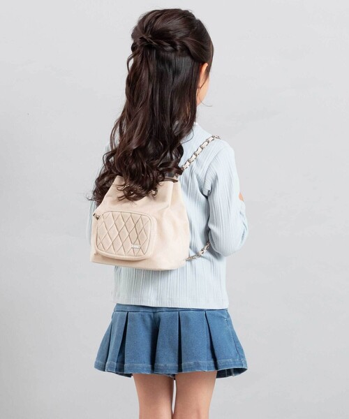 BeBe（ベベ）の「キルティングベロア2wayバケットバッグ（ショルダーバッグ・キッズ・ベージュ/ピンク・FREE）」の3枚目の写真