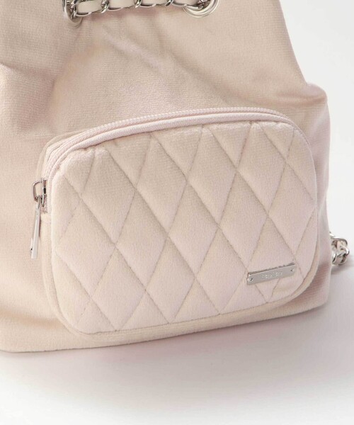 BeBe（ベベ）の「キルティングベロア2wayバケットバッグ（ショルダーバッグ・キッズ・ベージュ/ピンク・FREE）」の12枚目の写真