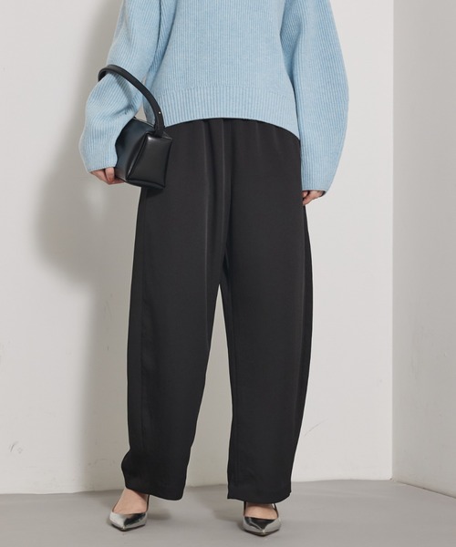 qualite(カリテ)の「ジョーゼットサテンワイドパンツ/バーガンディ/バレルパンツ(その他パンツ・レディース・ボルドー/ピンクベージュ/ブラック・36/38)」の4枚目の写真