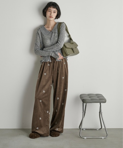 THE YOn（ザヨン）の「フラワーエンブロイダリーベロアイージーパンツ（その他パンツ・レディース・ブラック/ブラウン・FREE）」の11枚目の写真