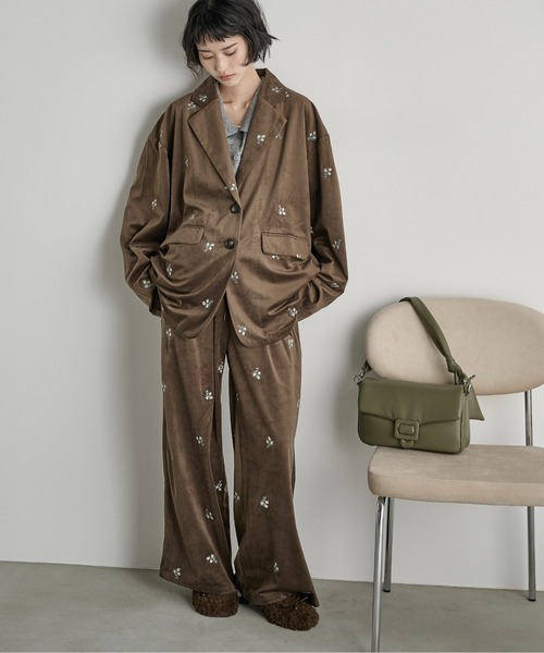 THE YOn（ザヨン）の「フラワーエンブロイダリーベロアイージーパンツ（その他パンツ・レディース・ブラック/ブラウン・FREE）」の22枚目の写真