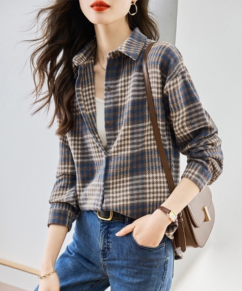 ONEP STAR(ワンピスター)の「レギュラーカラーチェック柄シャツ(シャツ/ブラウス・レディース・ブラウン/ブルー・MEDIUM/X-LARGE/LARGE)」の1枚目の写真