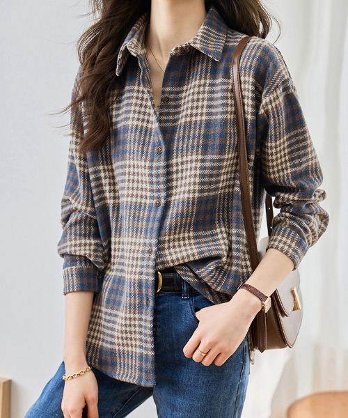 ONEP STAR(ワンピスター)の「レギュラーカラーチェック柄シャツ(シャツ/ブラウス・レディース・ブラウン/ブルー・MEDIUM/X-LARGE/LARGE)」の3枚目の写真