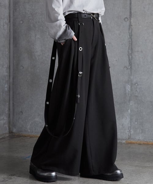 SERACE(セラス)の「【SERACE】Loose silhouette drape mode suspender wide slacks / ルーズシルエットドレープモードサスペンダーワイドスラックス(スラックス・メンズ・ライトグレー/ブラック・L/M/S)」の5枚目の写真