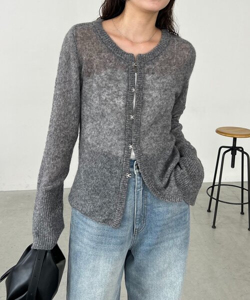 CAPRICIEUX LE'MAGE（カプリシューレマージュ）の「テンセルウールホックカーディガン（カーディガン/ボレロ・レディース・オフホワイト/グレー/ブラック/ブラウン・FREE）」の3枚目の写真
