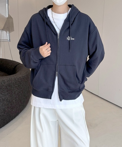FVLMEN(フルメン)の「【FVLMEN】onepoint logo embroidery short W zip parka/ワンポイント ロゴ 刺繍 短丈 ダブル ジップ パーカー(パーカー・メンズ・グレー/ブラック/ネイビー・MEDIUM/LARGE)」の3枚目の写真