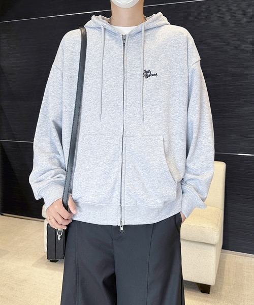FVLMEN(フルメン)の「【FVLMEN】onepoint logo embroidery short W zip parka/ワンポイント ロゴ 刺繍 短丈 ダブル ジップ パーカー(パーカー・メンズ・グレー/ブラック/ネイビー・MEDIUM/LARGE)」の20枚目の写真