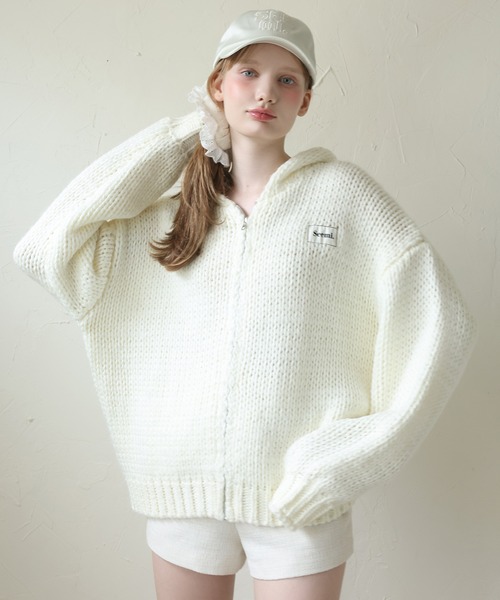 Seemi. byNICECLAUP（ シーミーバイナイスクラップ）の「【Seemi.】ZIPニットパーカー（ニット/セーター・レディース・ピンクベージュ/ブラック/オフホワイト・FREE）」の2枚目の写真