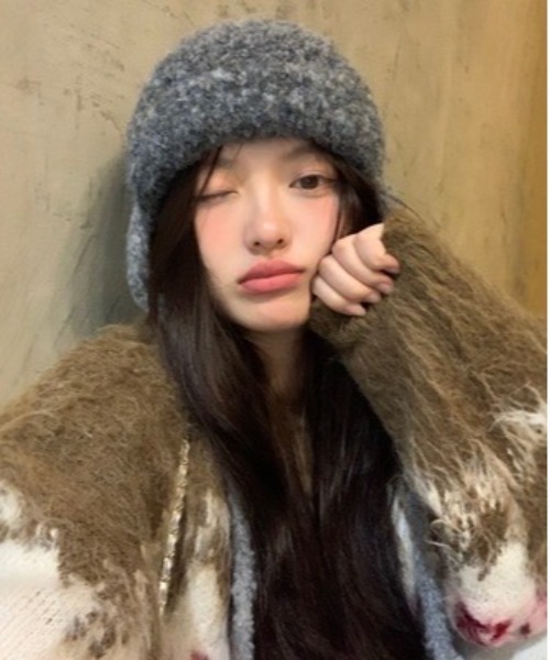 Burner(バーナー)の「【OKUOKU 0909】耳あて付き ニット帽 oku-bosi-4-19(ニットキャップ/ビーニー・レディース・ダークブラック/ブラウン系その他/パープル系その他/ライトグレー・FREE)」の5枚目の写真