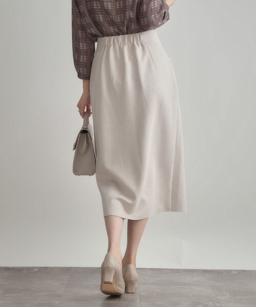 couture brooch(クチュールブローチ)の「【洗える・ストレッチ・通勤】スエード調ダンボールIラインスカート(スカート・レディース・ライトグレー/チャコールグレー/ボルドー・36/38/40/42)」の5枚目の写真