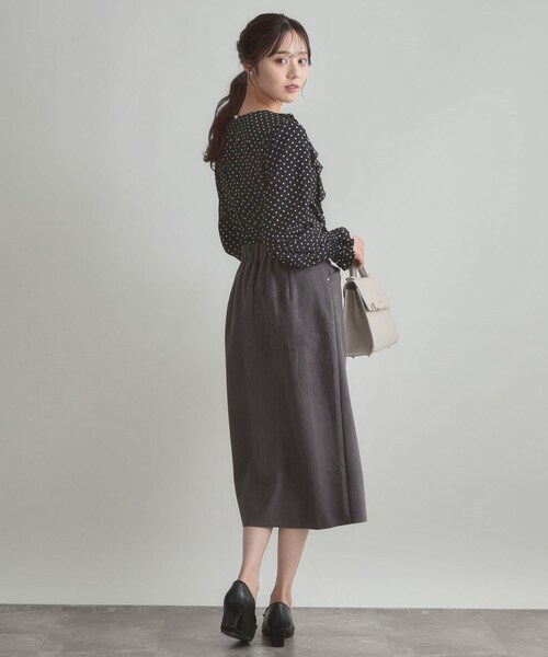couture brooch(クチュールブローチ)の「【洗える・ストレッチ・通勤】スエード調ダンボールIラインスカート(スカート・レディース・ライトグレー/チャコールグレー/ボルドー・36/38/40/42)」の16枚目の写真