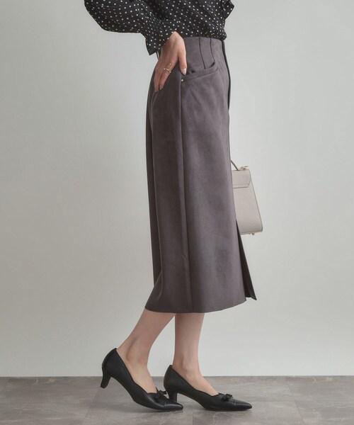 couture brooch(クチュールブローチ)の「【洗える・ストレッチ・通勤】スエード調ダンボールIラインスカート(スカート・レディース・ライトグレー/チャコールグレー/ボルドー・36/38/40/42)」の18枚目の写真