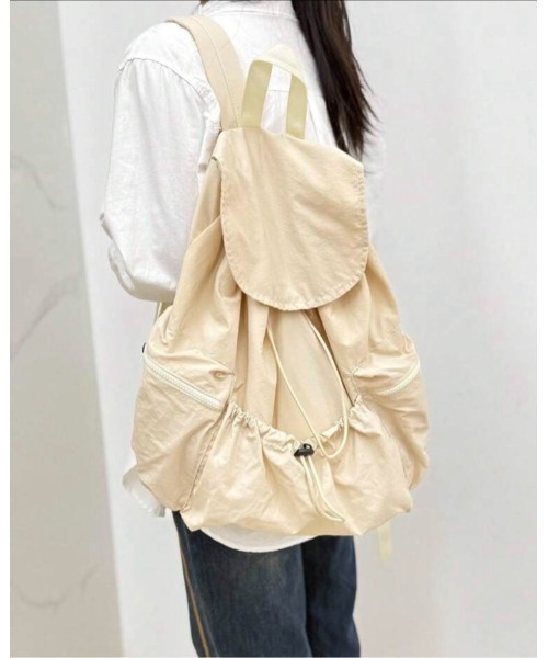 VIBGYOR(ヴィブジョー)の「【IZU】 ナイロンビッグパックリュック(バックパック/リュック・レディース・ブラック/アイボリー/ブラウン・FREE)」の1枚目の写真