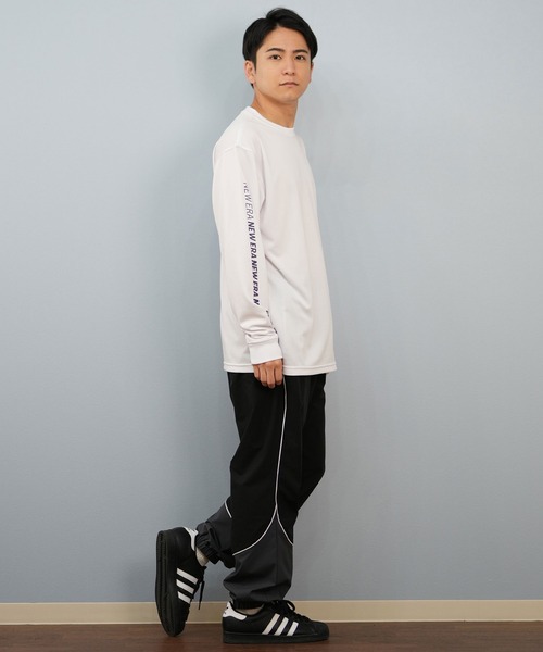 NEW ERA(ニューエラ)の「NEW ERA/ニューエラ 長袖 テック Tシャツ Speed Logo パフォーマンスアパレル ロンT 14674823/14674824(Tシャツ/カットソー・メンズ・ホワイト/ブラック・M/L/XL/2XL)」の5枚目の写真