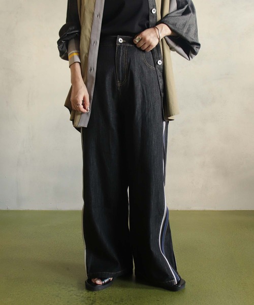 BITTOKO(ビットコ)の「サイドWジップデニムパンツ(デニムパンツ・レディース・ブラック/ブルー・SMALL/MEDIUM)」の22枚目の写真