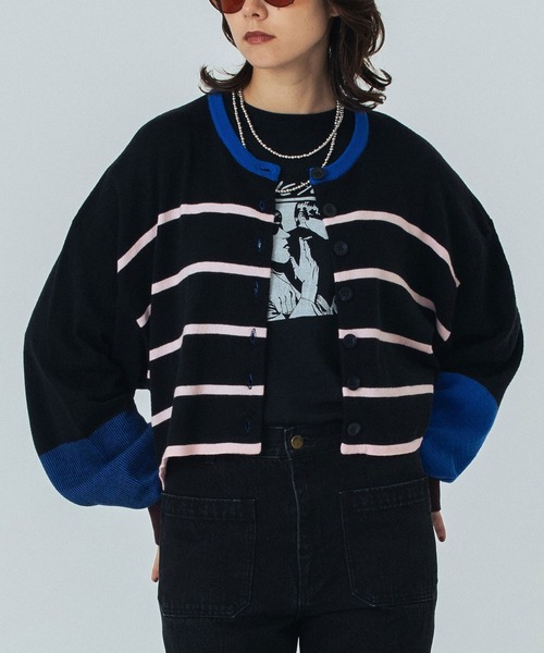 ROSE BUD(ローズバッド)の「(CREOLME)MULTI STRIPE KNIT CARDIGAN(カーディガン/ボレロ・レディース・ブラック/グレー・ONE SIZE)」の2枚目の写真