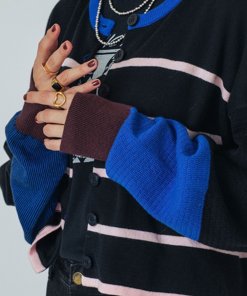 ROSE BUD(ローズバッド)の「(CREOLME)MULTI STRIPE KNIT CARDIGAN(カーディガン/ボレロ・レディース・ブラック/グレー・ONE SIZE)」の5枚目の写真