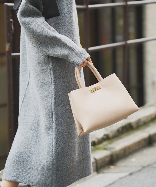 cache cache（カシュ カシュ）の「【cache cache(カシュカシュ)】三層トートバッグ（ハンドバッグ・レディース・ベージュ/ブラック/ホワイト/サックスブルー/イエロー・FREE）」の16枚目の写真