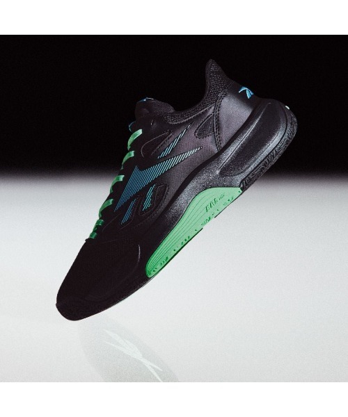 Reebok(リーボック)の「エンジン LT / ENGINE LT(スニーカー・メンズ・ブラック×グリーン・25.0cm/25.5cm/26.5cm/27.0cm/27.5cm/28.0cm/28.5cm/29.0cm/30.0cm)」の2枚目の写真