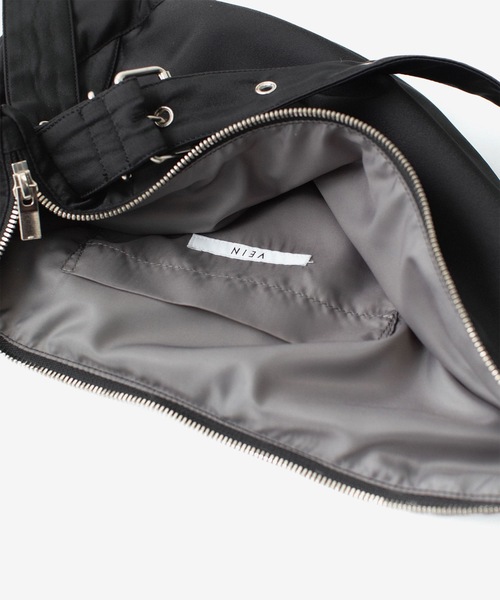 VEIN （ヴェイン）の「リバースサテン ショルダーバッグ / REVERSE SATIN SHOULDER BAG（ショルダーバッグ・メンズ・カーキ/ブラック・ONE SIZE）」の9枚目の写真