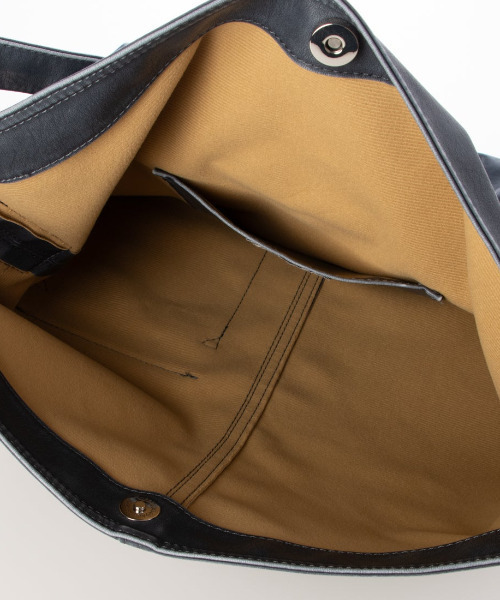 cache cache（カシュ カシュ）の「カシュカシュ cachechche / ウォッシュ加工ベルトショルダー（ショルダーバッグ・レディース・ネイビー/レッド/カーキ・FREE）」の11枚目の写真