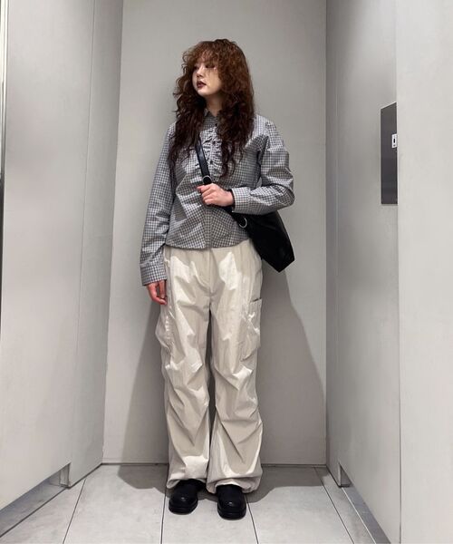 INSILENCE WOMEN(インサイレンスウーマン)の「コットンユーティリティパンツライトベージュ(その他パンツ・レディース・その他・LARGE)」の2枚目の写真