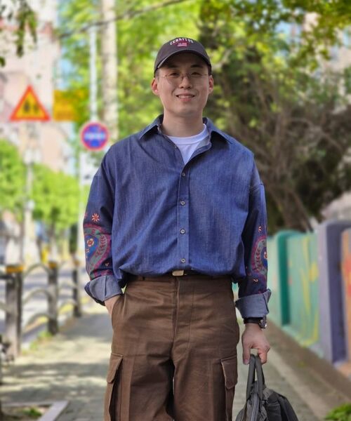 A NOTHING(アナッシング)の「ペイズリープリントデニムプリーツシャツ(ブルー)(シャツ/ブラウス・レディース・その他・SMALL/MEDIUM/LARGE)」の2枚目の写真