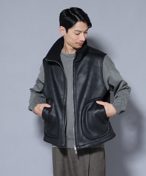 NANO universe（ナノユニバース）の「クラックフェイクムートンリバーシブルベスト（ベスト・メンズ・ブラック/ブラウン・M/L）」の2枚目の写真