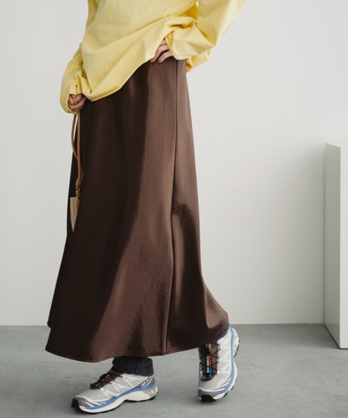 Auntie Rosa Holiday(アンティローザホリデー)の「ヴィンテージサテンフレアスカート(スカート・レディース・ブラック/グリーン/ブラウン/グレー・FREE)」の3枚目の写真