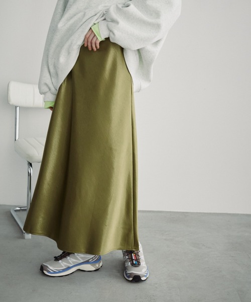 Auntie Rosa Holiday(アンティローザホリデー)の「ヴィンテージサテンフレアスカート(スカート・レディース・ブラック/グリーン/ブラウン/グレー・FREE)」の4枚目の写真