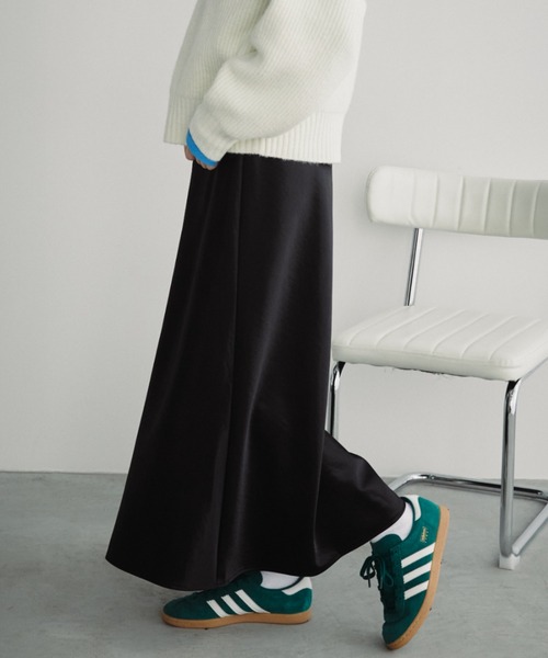 Auntie Rosa Holiday(アンティローザホリデー)の「ヴィンテージサテンフレアスカート(スカート・レディース・ブラック/グリーン/ブラウン/グレー・FREE)」の2枚目の写真