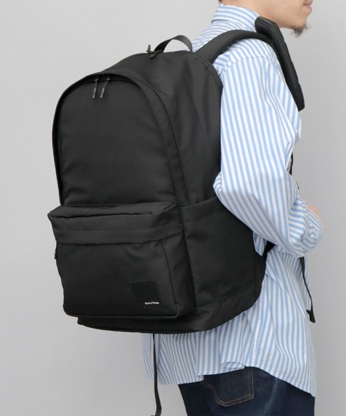 NAUTICA(ノーティカ)の「8ポケット 大容量 ミリタリー デイパック バックパック ミニポーチ付き A4・PC収納対応(バックパック/リュック・メンズ・ブラック・FREE)」の3枚目の写真