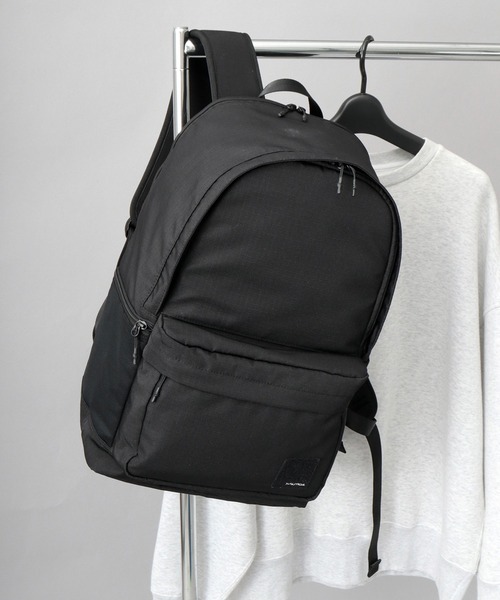 NAUTICA(ノーティカ)の「8ポケット 大容量 ミリタリー デイパック バックパック ミニポーチ付き A4・PC収納対応(バックパック/リュック・メンズ・ブラック・FREE)」の4枚目の写真
