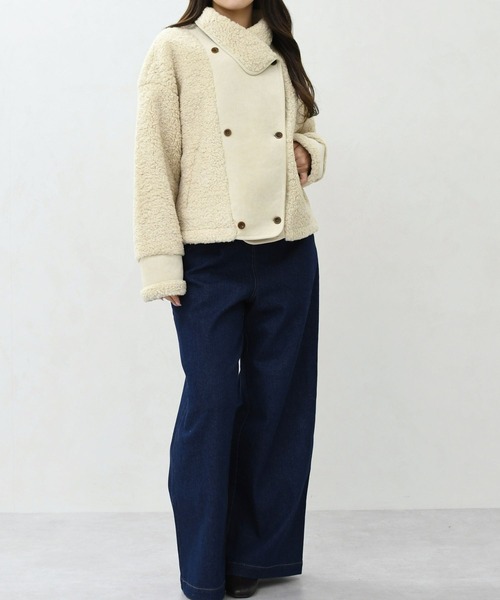 31 Sons de mode（トランテアン　ソン　ドゥ　モード）の「2025秋冬新作 一部店舗限定 ムートンライクボアショートコート（その他アウター・レディース・ブラウン/アイボリー・ﾌﾘ-）」の10枚目の写真