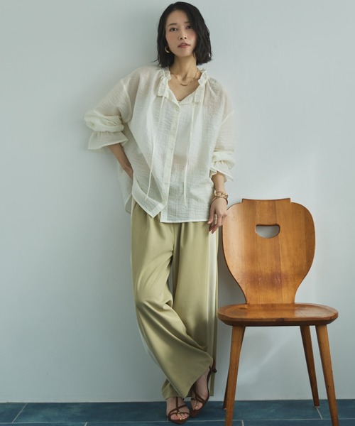 Doux archives(ドゥアルシーヴ)の「シアーストライプスタンドフリルブラウス(シャツ/ブラウス・レディース・オフホワイト/ピンク/サックスブルー・FREE)」の6枚目の写真