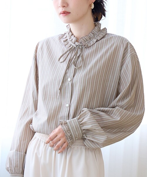 coen(コーエン)の「【イージーケア】フリルネックシャツ(シャツ/ブラウス・レディース・その他1/オフホワイト/ライトブルー/その他3・L/M)」の3枚目の写真