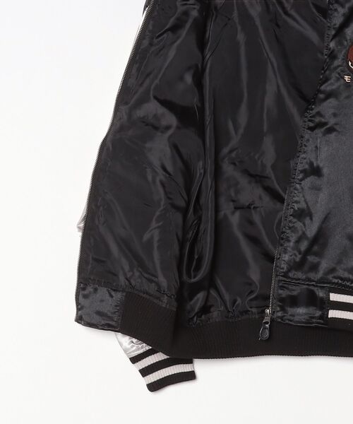 FUNALIVE（ファンアライブ）の「モンチッチ刺繍スカジャン（スカジャン・レディース・ブラック×シルバー/レッド系その他・M/L/LL）」の3枚目の写真