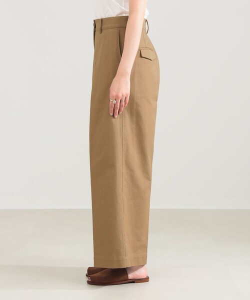 Demi-Luxe BEAMS(デミルクス ビームス)の「タック チノ ワイドパンツ(チノパンツ・レディース・オフホワイト/ベージュ・36/38)」の20枚目の写真