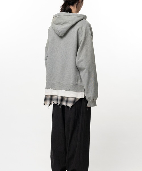 Maison MIHARA YASUHIRO（メゾンミハラヤスヒロ）の「Triple Layered Hoodie（スウェット・メンズ・ブラック・44/46）」の4枚目の写真