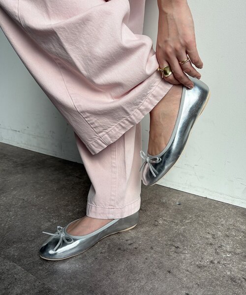 DouDou（ドゥドゥ）の「ラウンドフラットパンプス（その他シューズ・レディース・ピンク/ベージュ/ブラック/シルバー・23cm/23.5cm/24cm/24.5cm）」の4枚目の写真