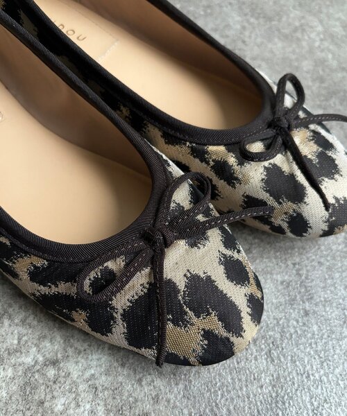 DouDou（ドゥドゥ）の「ラウンドフラットパンプス（その他シューズ・レディース・ピンク/ベージュ/ブラック/シルバー・23cm/23.5cm/24cm/24.5cm）」の16枚目の写真