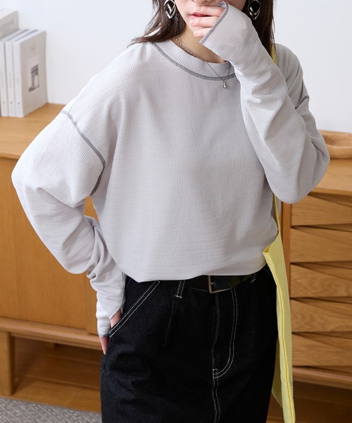 MONO-MART(モノマート)の「シアーワッフル|配色ステッチ サムホールロンT(UVカット・洗える)(Tシャツ/カットソー・レディース・ネイビー/ピンク/ブラウン/グレー/アイボリー/ブラック・FREE)」の3枚目の写真