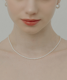 Tou（ティーオーユー）の「WE015 Rice pearl necklace（ネックレス）」