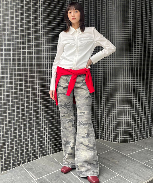 Oriens JOURNAL STANDARD（オリエンス ジャーナルスタンダード）の「フロントジップギャザーシャツ（シャツ/ブラウス・レディース・ホワイト/ネイビー・FREE）」の6枚目の写真