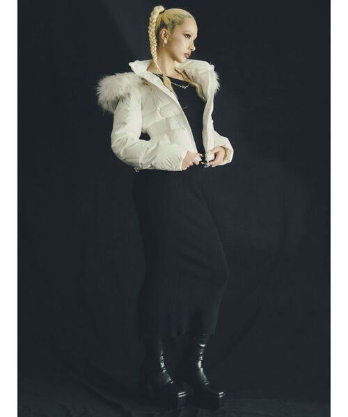 GYDA（ジェイダ）の「GDベルト付きショートダウンコート（ダウンジャケット/コート・レディース・ブラック/オフホワイト・FREE）」の6枚目の写真