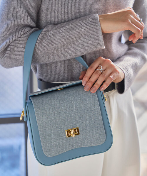 KOBE LETTUCE（コウベレタス）の「異素材ボックスバッグ（ハンドバッグ・レディース・ブラウン/ブルー/アイボリー/ブラック・F）」の4枚目の写真