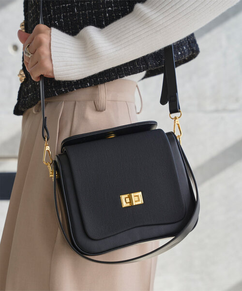 KOBE LETTUCE（コウベレタス）の「異素材ボックスバッグ（ハンドバッグ・レディース・ブラウン/ブルー/アイボリー/ブラック・F）」の2枚目の写真