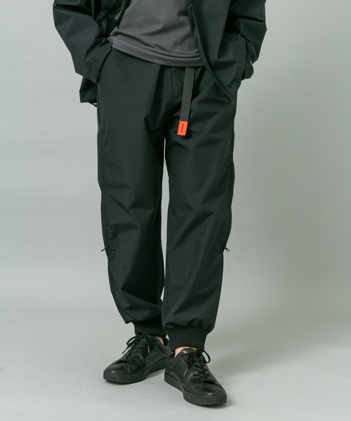 URBAN RESEARCH ROSSO MEN（アーバンリサーチロッソメン）の「『別注』+phenix　WINDSTOPPER by GORE-TEX LABS リブジョガーパンツ（その他パンツ・メンズ・ブラック/カーキ/ネイビー・MEDIUM/LARGE/X-LARGE）」の4枚目の写真